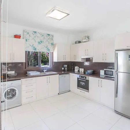 Demetra De1 빌라 프로타라스